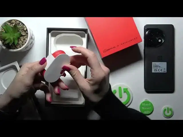 'Video thumbnail for Does OnePlus 11 Comes with USB Cable?'
