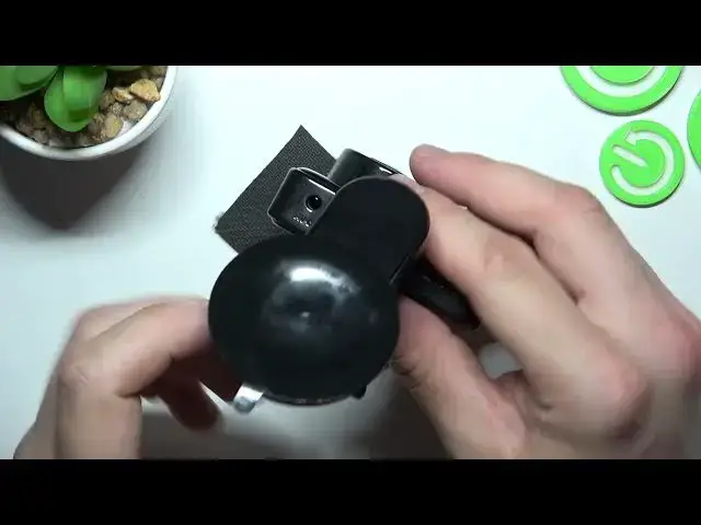 'Video thumbnail for Navitel R700   attatch to front windshield'