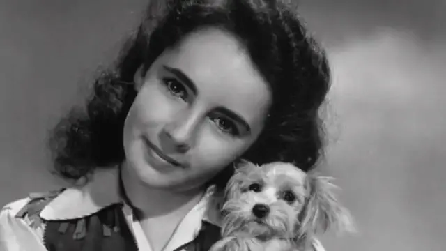 'Video thumbnail for 12 Years Old Elizabeth Taylor In The Filming Of National Velvet In 1944'