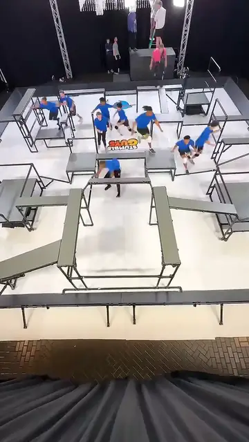 'Video thumbnail for World’s Best Tag Player vs. 10 People!'
