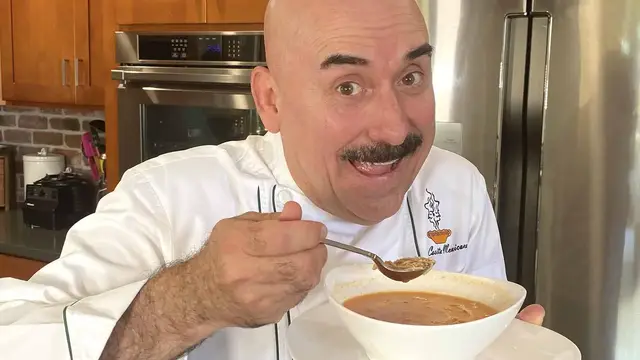 'Video thumbnail for Sopita de fideo con pollo como la hacían en mi pueblo'