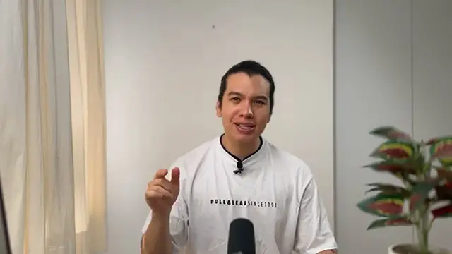 'Video thumbnail for Shopify POS Lite VS Shopify POS Pro - Plan Review'