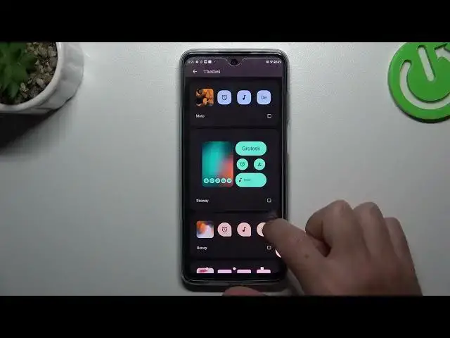 'Video thumbnail for How to Rearrange the Home Screen on MOTOROLA Moto G32 - App Folders, Widgets, Icons'