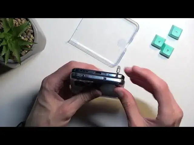 'Video thumbnail for How to Insert Nano SIM into OPPO Find N2 Flip - Open SIM Tray'