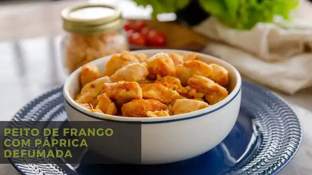 'Video thumbnail for CUBOS DE PEITO DE FRANGO COM PÁPRICA DEFUMADA'