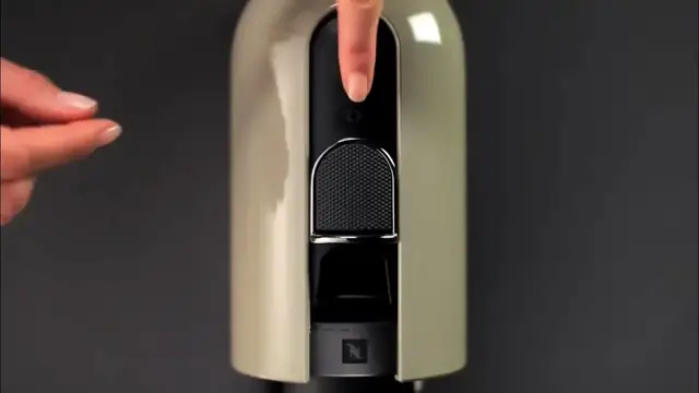 'Video thumbnail for Como preparar o seu espresso na máquina de café Nespresso'