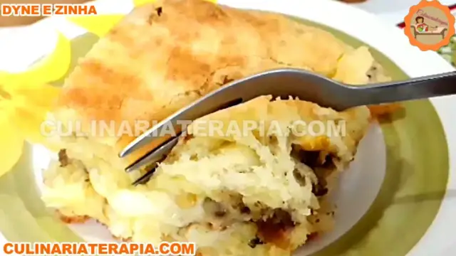 'Video thumbnail for Aprenda Como Fazer Torta Pão de Queijo de Liquidificador Com Mussarela e Carne de Especialista'