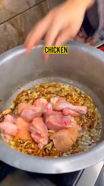 'Video thumbnail for chicken Rice recipe.'