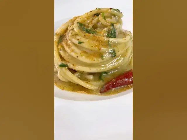 'Video thumbnail for AGLIO OLIO PEPERONCINO & BOTTARGA #aglioeolio #aglioolio #cuisineitalienne'