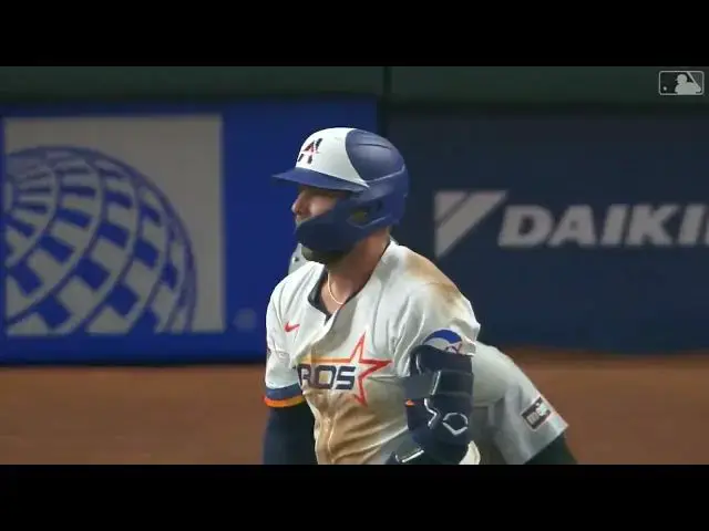 'Video thumbnail for Christian Walker LAUNCHES a Two-Run Home Run! | 4th HR of 2025 | Houston Astros | 04/28/2025'