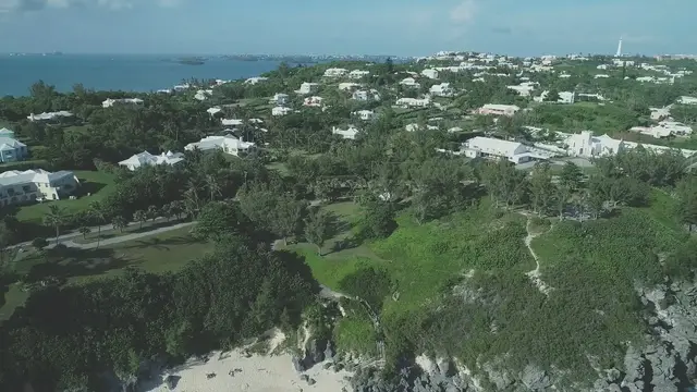 'Video thumbnail for Top Beaches Near Kings Wharf, Bermuda: A Cruise Passenger's Guide'