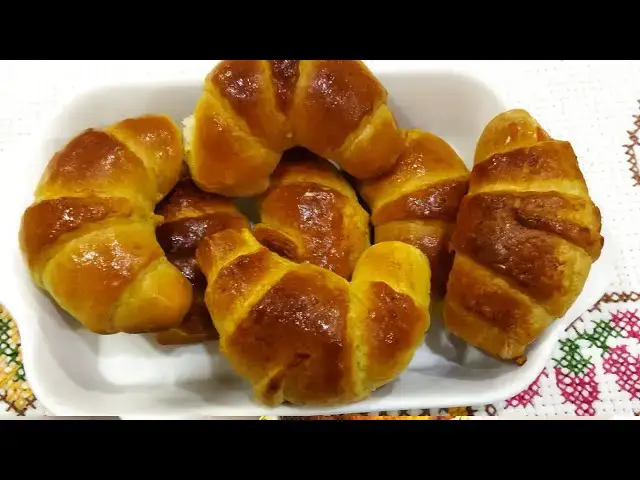 'Video thumbnail for Croissants easy and simple/flaky buttery /homemade /quick and fast/crescent roll recipe'