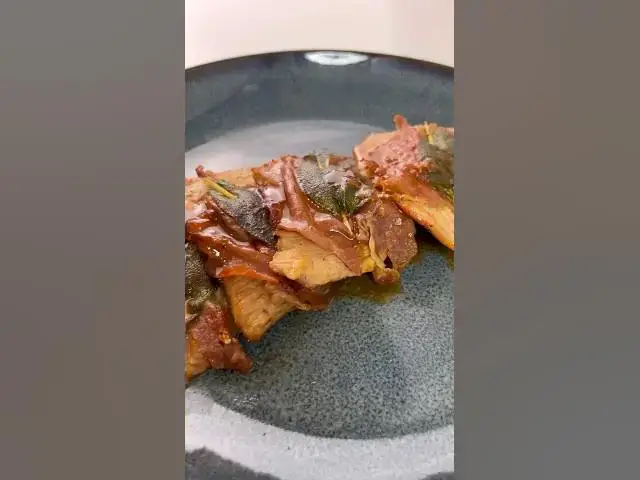 'Video thumbnail for SALTIMBOCCA ALLA ROMANA 🇮🇹😋 #recetteitalienne #cuisineitalienne #recipe'