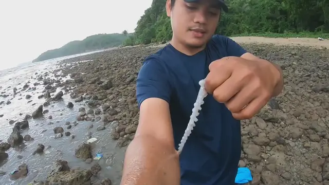 'Video thumbnail for This Tentacle of an Ocean Creature is Strong'