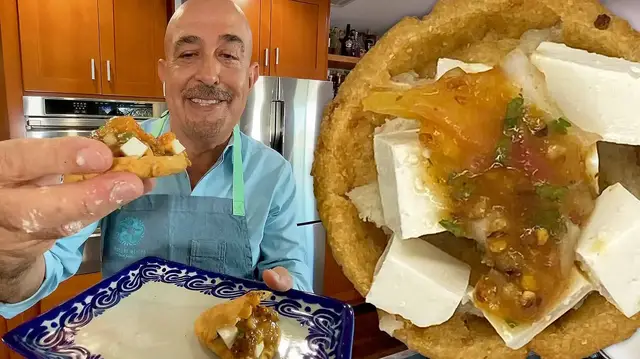 'Video thumbnail for Gorditas fritas con queso fresco'