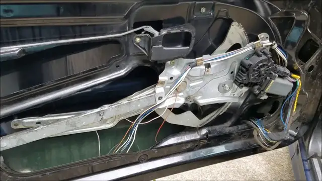 'Video thumbnail for BMW E36 Window Regulator Glides Fix'