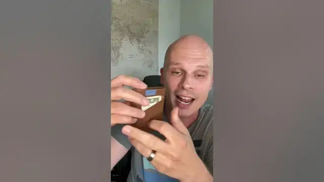 'Video thumbnail for I was SURPRISED how much I like the Bellroy Card Sleeve!'