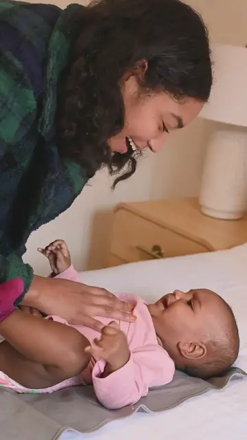 'Video thumbnail for Baby Girl Diaper'