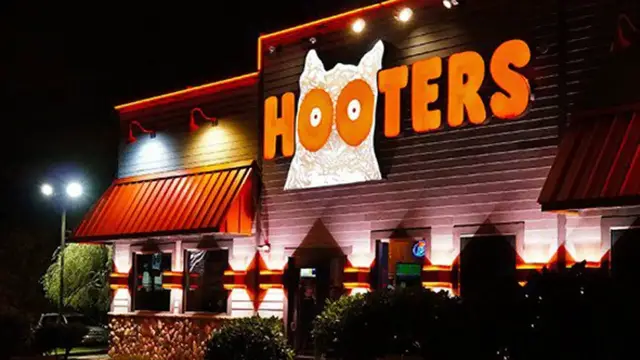 'Video thumbnail for The Real Reason Hooters Is Disappearing Across The Country'