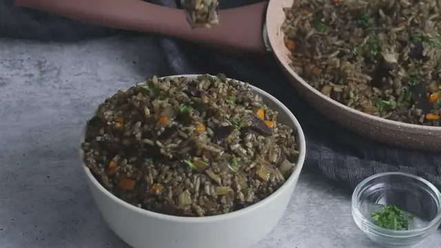 'Video thumbnail for Arroz con Calamares en su Tinta'