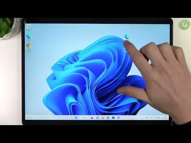 'Video thumbnail for Microsoft Surface Pro 8 - How To Copy & Paste'