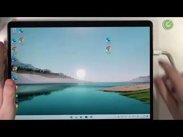 'Video thumbnail for Microsoft Surface Pro 8 - How To Charge'