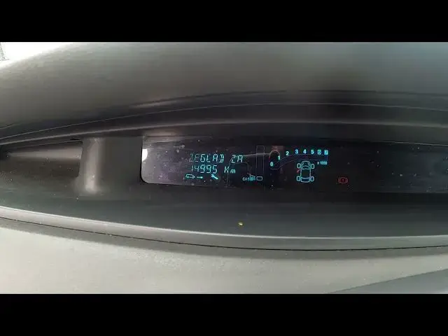 'Video thumbnail for How to Navigate Through the Speedometer Renault Scenic II ( 2003 – 2009 )'