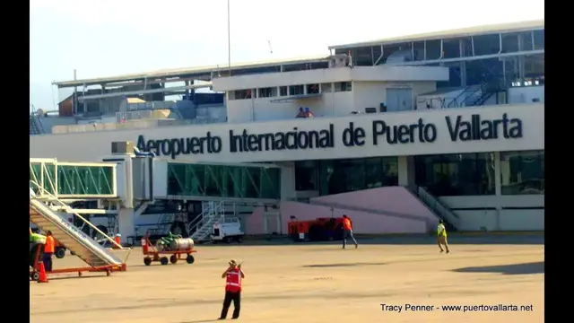 'Video thumbnail for Landing in Puerto Vallarta's International Airport (PVR) - Licenciado Gustavo Díaz Ordaz'