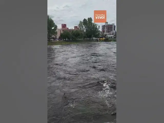 'Video thumbnail for La creciente llegó al centro de Carlos Paz'
