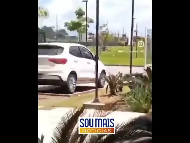 'Video thumbnail for Delegada xinga e agride entregador ao exigir delivery na porta de apartamento no PA'