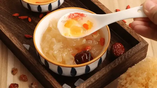 'Video thumbnail for Peach Gum Snow Lotus Seeds Snow Fungus Soup(Tong Sui)'