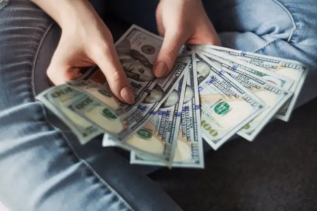 'Video thumbnail for How to Choose Currency Pairs to Trade in Forex in South Africa'