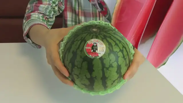 'Video thumbnail for Whole Watermelon Jelly 丸ごとスイカゼリー'