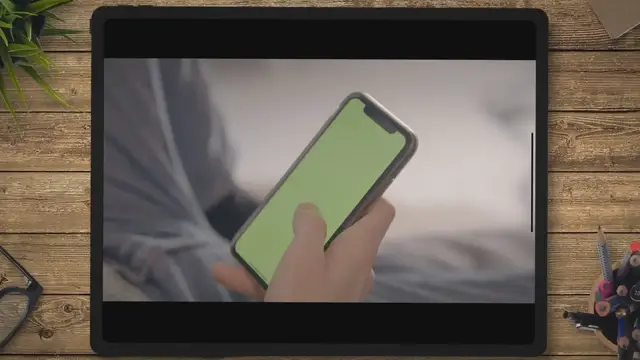 'Video thumbnail for Here's How to Forward Voicemails Messages From an iPhone'