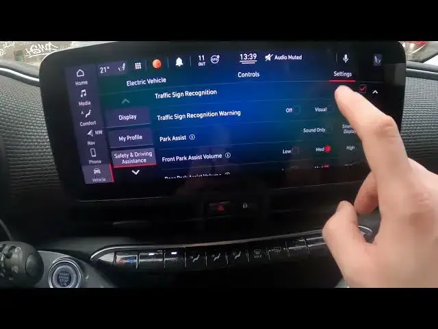 'Video thumbnail for How to Enter Assistant Menu in Fiat 500 Electric ( 2020 - now ) -Manage All Assistants in the Car'