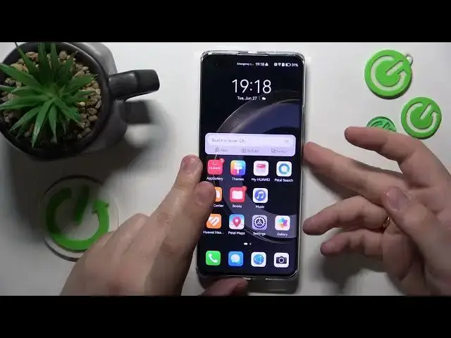 'Video thumbnail for How to Enable Screen Lock HUAWEI - Setting Up the Lock Screen'