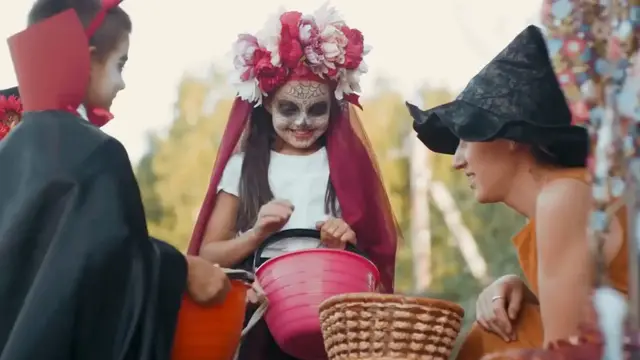 'Video thumbnail for Halloween Dinner Ideas: Spooky and Delicious Recipes for 2024'