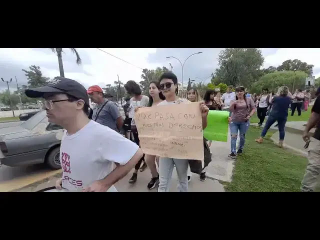 'Video thumbnail for La marcha de los institutos de discapacidad que piden que no los ajusten.'