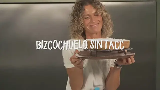'Video thumbnail for Como cocinar un Bizcochuelo sin TACC con Maru Botana'