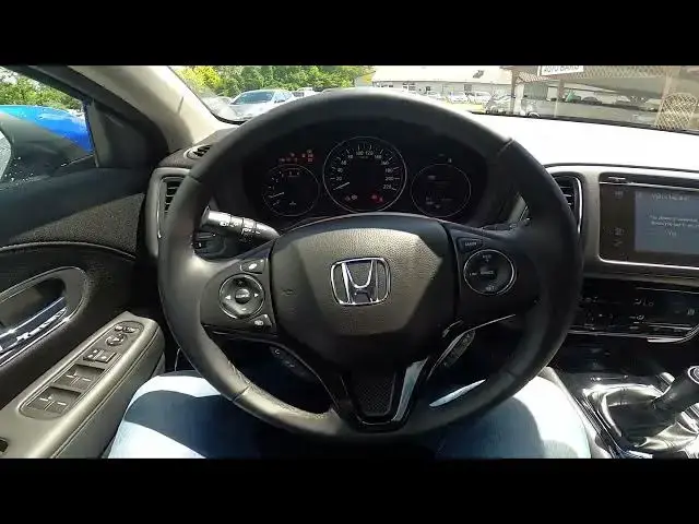 'Video thumbnail for How to Enable or Disable Hazard Lights in Honda HR-V II ( 2015 – 2021 ) Use Emergency Lights'