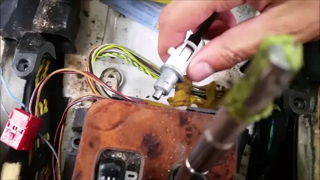 'Video thumbnail for Mercedes Benz 2000 E430 Shifter Assembly Removal'