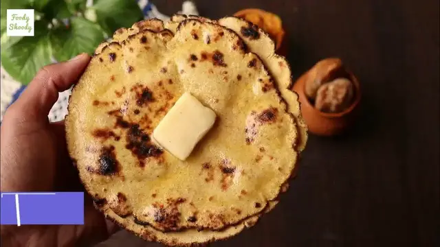 'Video thumbnail for मक्की की रोटी बनाने का आसान तरीका | Makke ki Roti Recipe | मक्की की रोटी कैसे बनाते है'