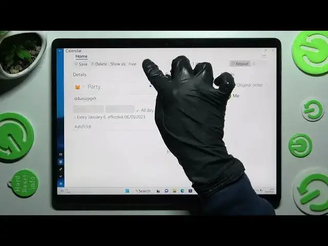 'Video thumbnail for MICROSOFT SURFACE PRO 8 - Add Event to Calendar'