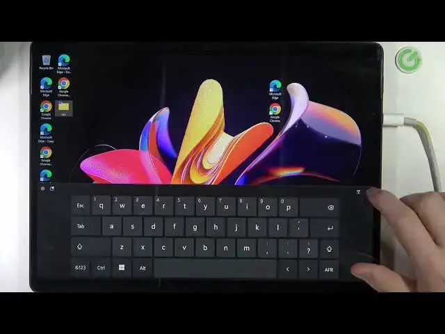 'Video thumbnail for Microsoft Surface Pro 8 - How To Create Folders'
