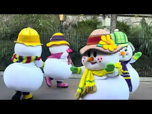 'Video thumbnail for A Christmas Fantasy Parade at Disneyland Park ☃️ #disney #disneyland #christmas #disneyparks'