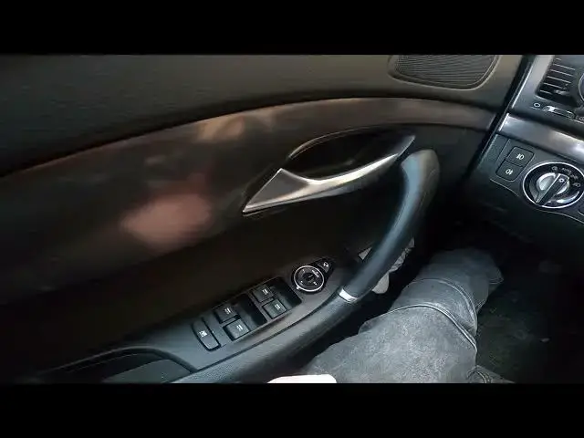'Video thumbnail for How to Close and Open Side Rearview Mirrors in Hyundai i40 ( 2011 – 2019 )'