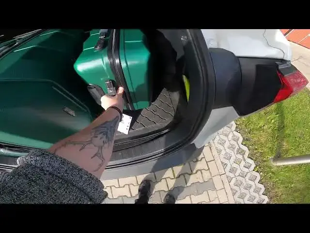 'Video thumbnail for How Much Luggage will fit in the Trunk of Toyota RAV4 V ( 2018 – now ) | Trunk Capacity'