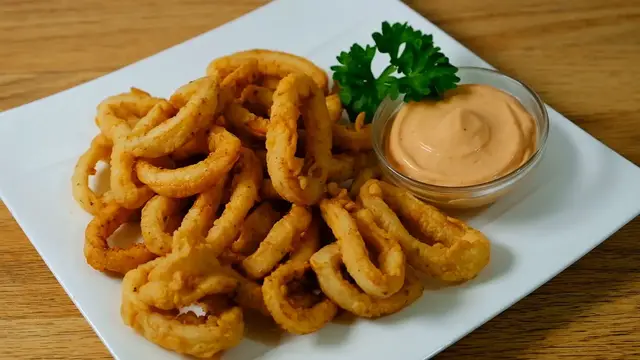'Video thumbnail for Como hacer Calamares Fritos tiernos y crujientes ✅'