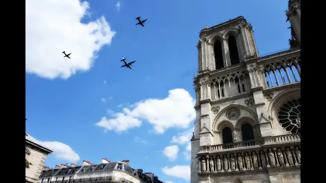 'Video thumbnail for All hell breaks loose in the skies above Paris!'