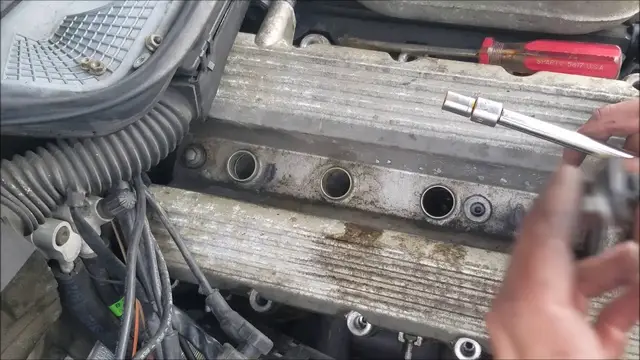 'Video thumbnail for BMW E36 4 Cylinder Valve Cover Gasket Replacement'